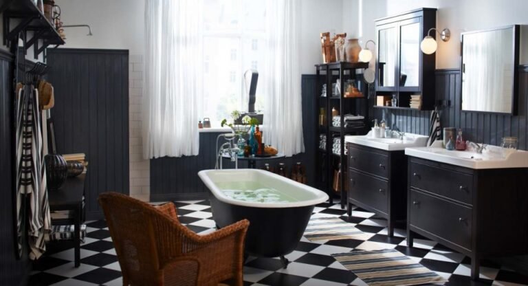 TIPS FOR BLACK BATHROOM CABINETS